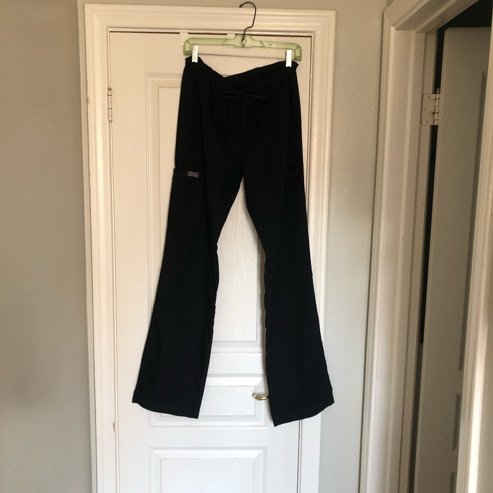 Women’s Cherokee (small tall) cargo scrub pants